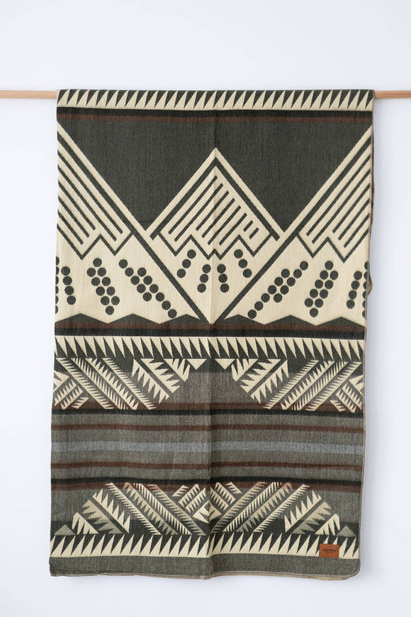 Mountain Flakes Queen Blanket - Woodland