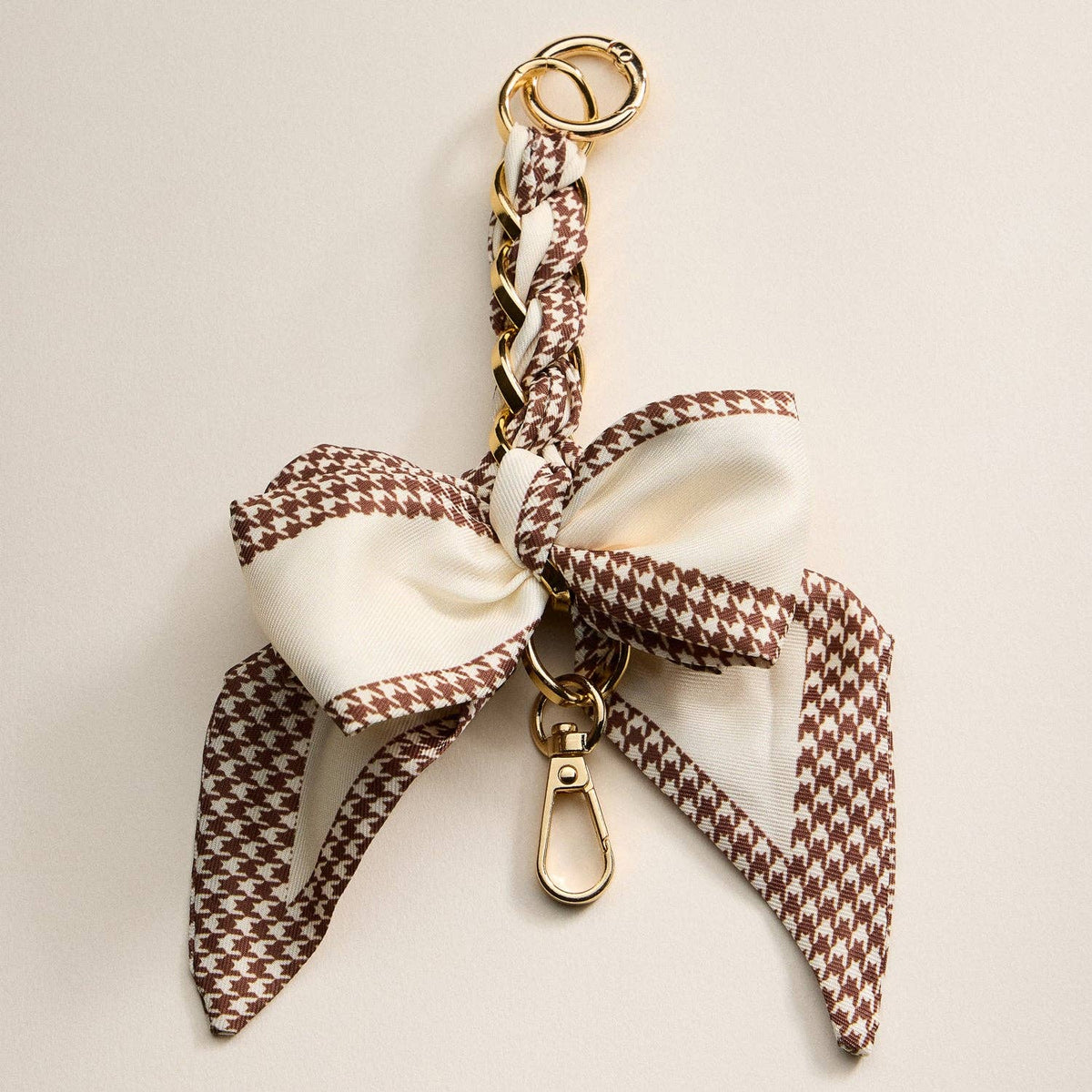 Scarf Bow Keychain with Gold Chain Link – WestJet Store