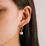 Lover's Tempo - WATERPROOF Oceane Pearl Hoop Earrings - Gold