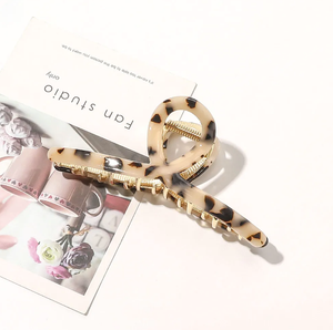 Ella Acetate and Metal Hair Claw Clip: Tortoise