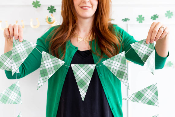 St Patrick's Day Plaid Pennant Banner