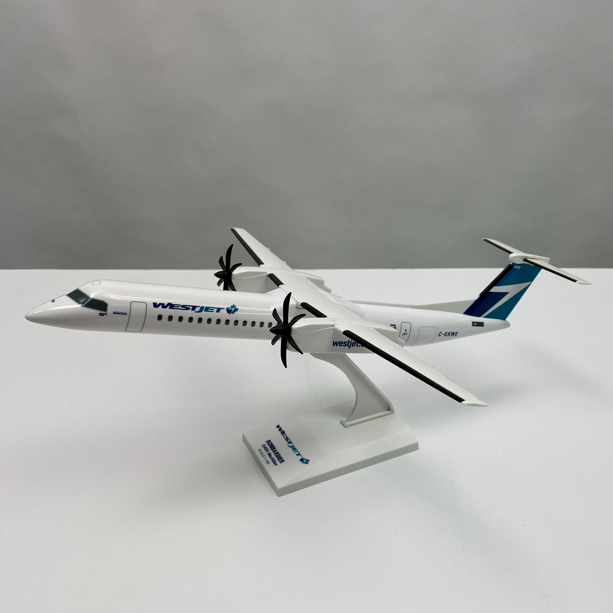WestJet Q-400 Model 1:100 – WestJet Store